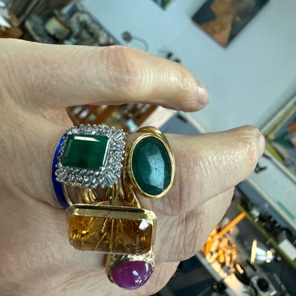 22k Emerald Ring - Picture 5 of 6